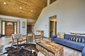 Interior - Durango Woodland Cabin < 2 Mi to Purgatory Skiing! (Durango)