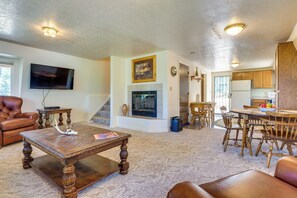 Interior - Scenic Duck Creek Escape: 30 Mi to Brian Head (Duck Creek Village)