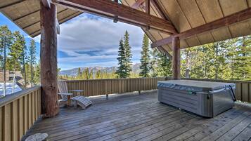 Apartemen (4 Bedrooms) | Bagian depan properti