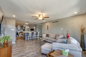 House (Multiple Bedrooms) | Interior - Deck, Hot Tub, Views! Reunion Retreat in Ozarks (Linn Creek)