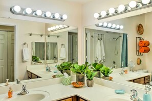 Apartment (2 Bedrooms) | Interior - Scottsdale Home: Pool Access, 1 Mi to Westworld (Scottsdale)