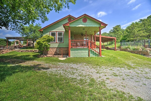 Charming Hilltop Cottage In Medicine Park! - Medicine Park, OK