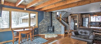 Slopeside Burke Mtn Condo w/ Amenity Access!