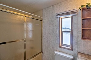 Cottage (2 Bedrooms) | Interior - Columbia Falls Home ~ 22 Mi to Glacier Natl Park! (Columbia Falls)