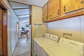 Cottage (2 Bedrooms) | Interior