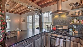 Cottage (2 Bedrooms) | Interior