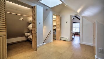 Cottage (2 Bedrooms) | Interior