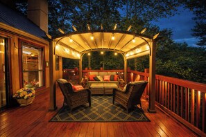 Interior - Hot Tub, Mtn Views & Fire Pit: Almond Family Cabin (Almond)