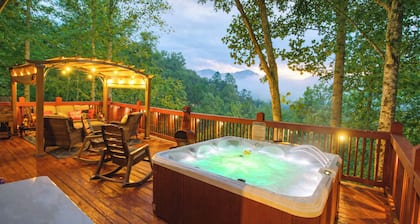 Hot Tub, Fire Pit & Lake Access! Almond Cabin