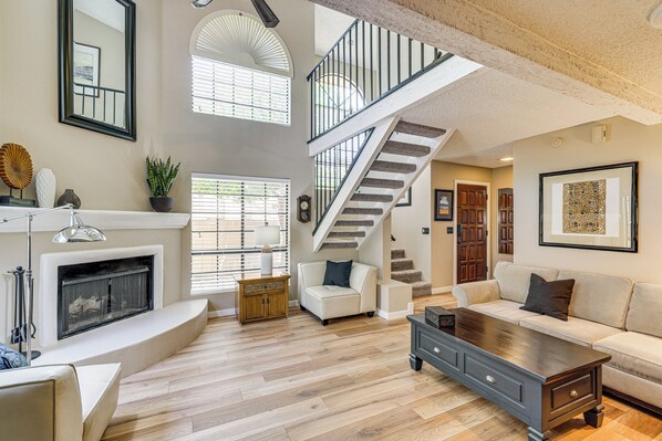 Apartment (2 Bedrooms) | Interior - 10 Mi to Dtwn Phoenix: Villa w/ Pool Access (Phoenix)