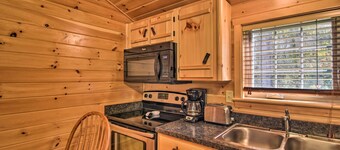 Parsons Cabin w/ Fire Pit & River Access!