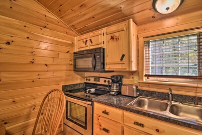 Parsons Cabin w/ Fire Pit & River Access!