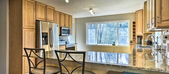 Charming Kelso Home w/ Proximity to Cowlitz River!