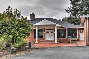 House (3 Bedrooms) | Front of property