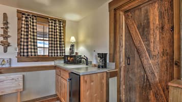 Apartment (0 Bedroom) | Interior