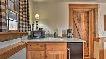 Apartment (0 Bedroom) | Interior