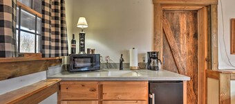 Berkeley Springs Haven w/ Sleepy Creek Access!