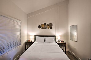 Hus (2 Bedrooms) | 2 soverom, strykejern/-brett og sengetøy