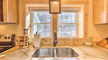 Cottage (2 Bedrooms) | Interior