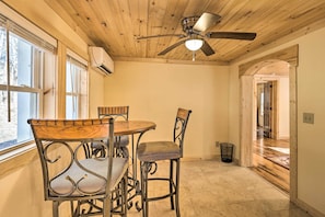 Cottage (2 Bedrooms) | Interior - Quaint Appalachian Getaway ~ 2 Mi to Boone! (Boone)
