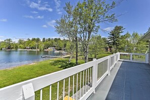 Property grounds - Luxe Lakefront Family Cottage: Private Beach, Dock (White Lake)