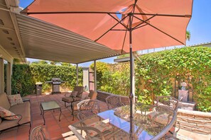 Interior - Walk to Trolley & Lake: Sunny Scottsdale Townhome (Scottsdale)