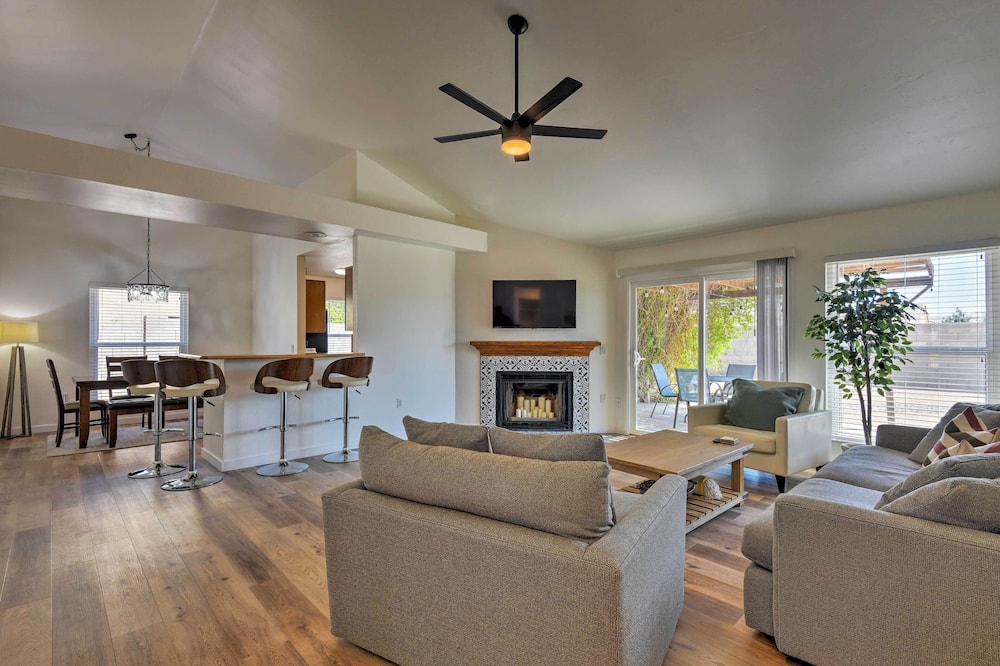 Updated Mesa Home w/ Spacious Backyard & Fire Pit! - Sunshine Acres Children's Home, AZ