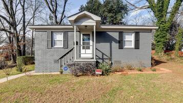 House (2 Bedrooms) | Front of property