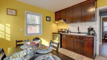 House (2 Bedrooms) | Interior