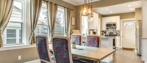 Apartment (2 Bedrooms) | Dining