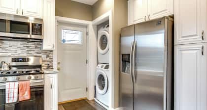 Pet-friendly Family Apartment - Near NU Campus!