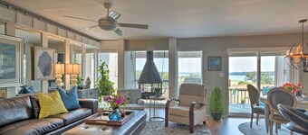 Waterfront Lake Travis Home w/ Pool Access!