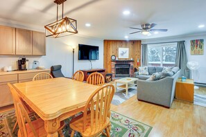 Apartment (2 Bedrooms) | Interior - Primely Located Dover Escape < 1 Mi to Mt Snow! (West Dover)