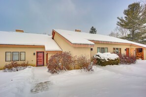 Apartment (2 Bedrooms) | Interior - Primely Located Dover Escape < 1 Mi to Mt Snow! (West Dover)