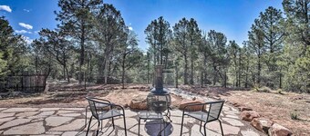 Artist's Retreat w/ Pecos National Park Views!