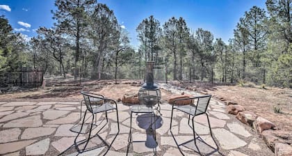 Artist's Retreat w/ Pecos National Park Views!