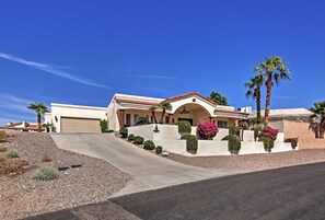 Interior - < 2 Mi to Lake Havasu: Spacious Home w/ Patio! (Lake Havasu City)