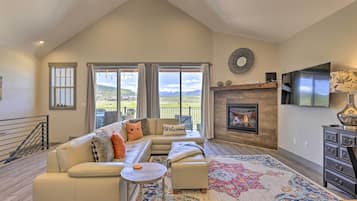 Apartment (3 Bedrooms) | Front of property