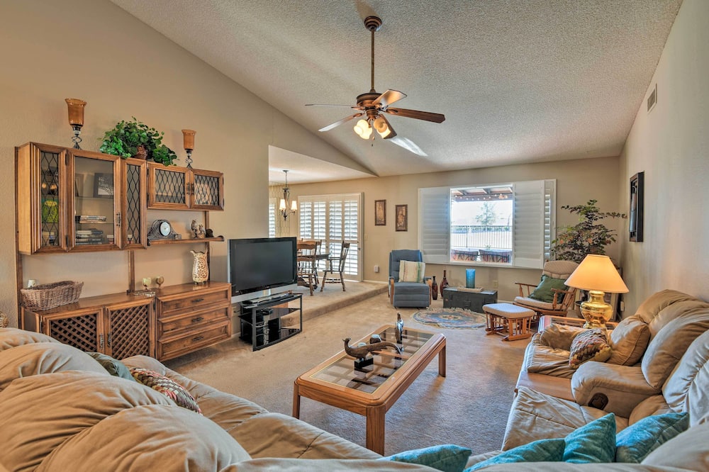 Golf, Hike & Suntan: Mesa Family Home w/ Yard - Superstition Springs, AZ