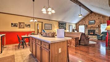 House (2 Bedrooms) | Interior