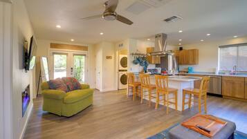 Cottage (2 Bedrooms) | Interior