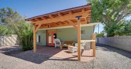 Old Town Cottonwood Cottage w/ Yard, Pets Welcome