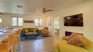 Cottage (2 Bedrooms) | Interior