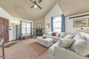 Apartment (1 Bedroom) | Interior - Cozy Ruidoso Condo w/ Wood-burning Fireplace! (Ruidoso)