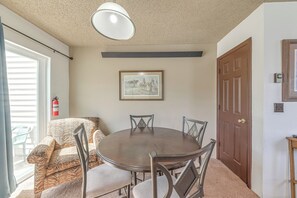 Apartment (1 Bedroom) | Interior - Cozy Ruidoso Condo w/ Wood-burning Fireplace! (Ruidoso)