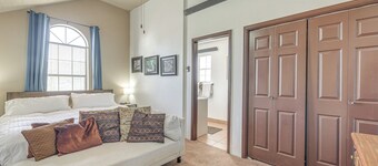 Cozy Ruidoso Condo w/ Wood-burning Fireplace!