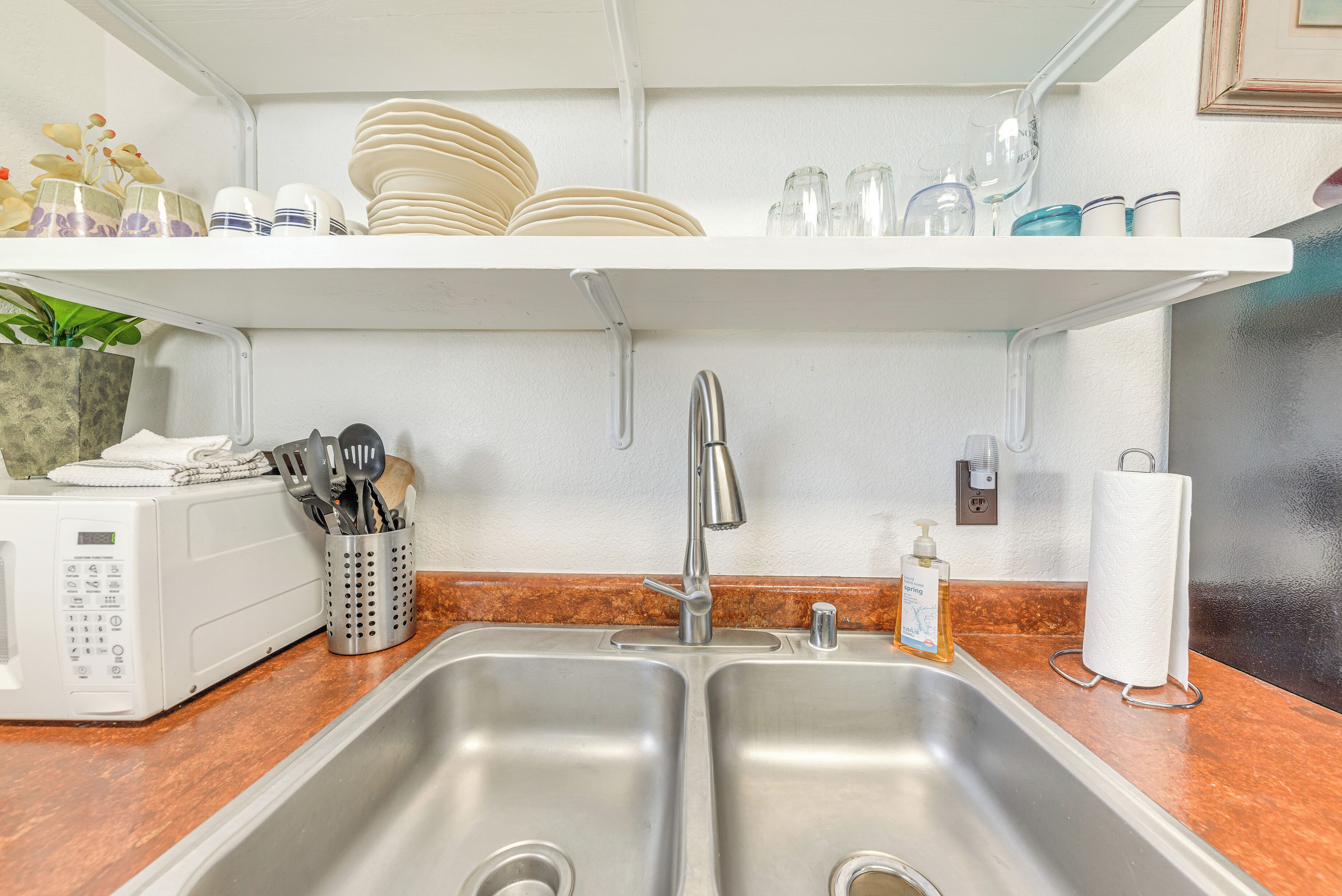 المنشأة من الداخل