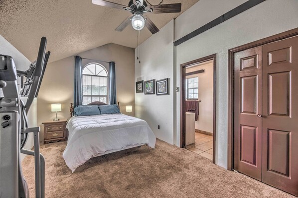 Apartment (1 Bedroom) | Interior - Cozy Ruidoso Condo w/ Wood-burning Fireplace! (Ruidoso)