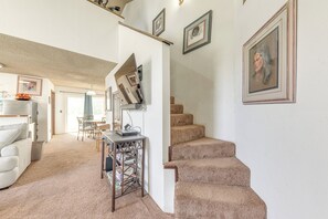 Apartment (1 Bedroom) | Interior - Cozy Ruidoso Condo w/ Wood-burning Fireplace! (Ruidoso)