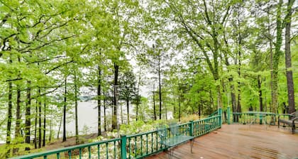 Kentucky Lakeside Home w/ Deck - 20 Mi to Lbl!